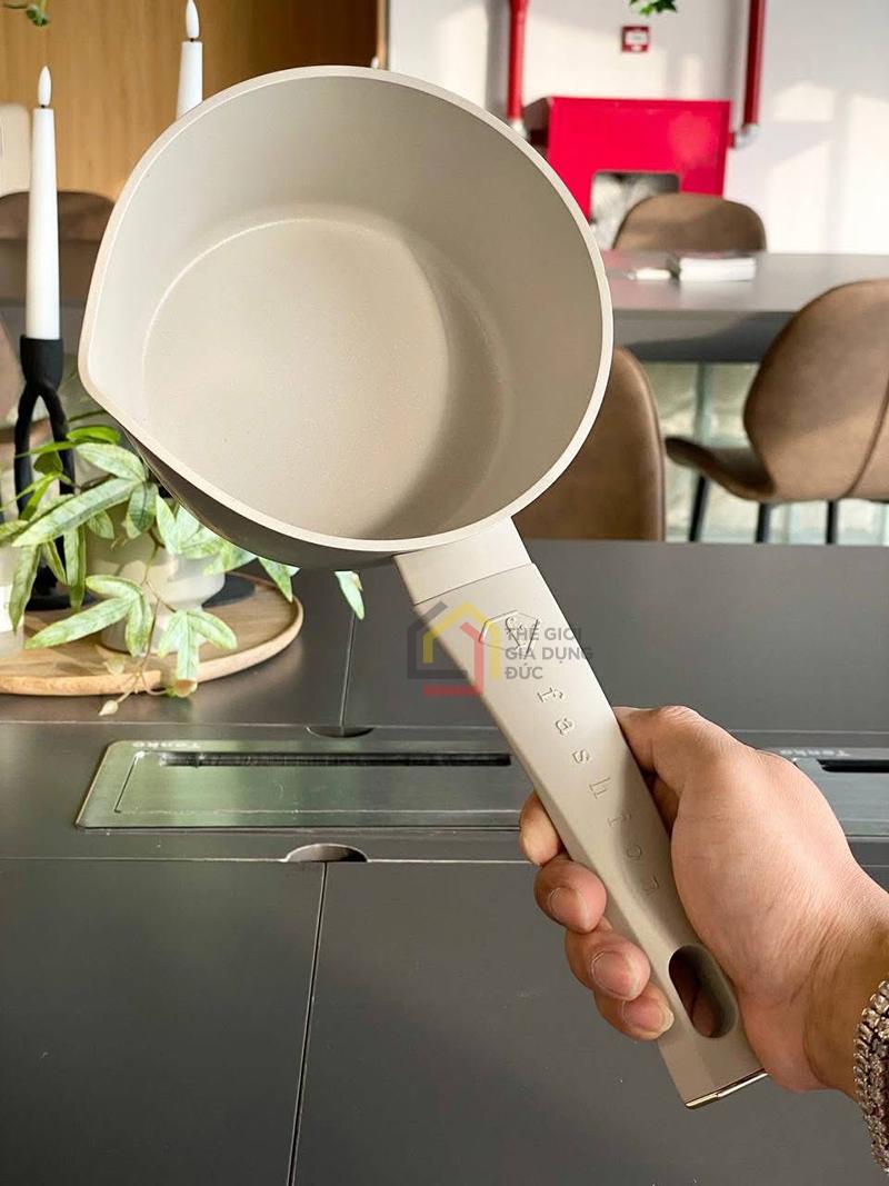 quanh-berlinger-haus-x-fashiontv-bh-ftv16n-16cm-co-nap-kinh-vien-silicon2 Quánh Berlinger Haus x FashionTV BH-FTV16N 16cm (có nắp kính viền silicon)