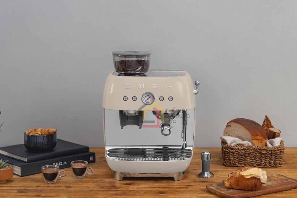 Máy pha cafe SMEG EGF03
