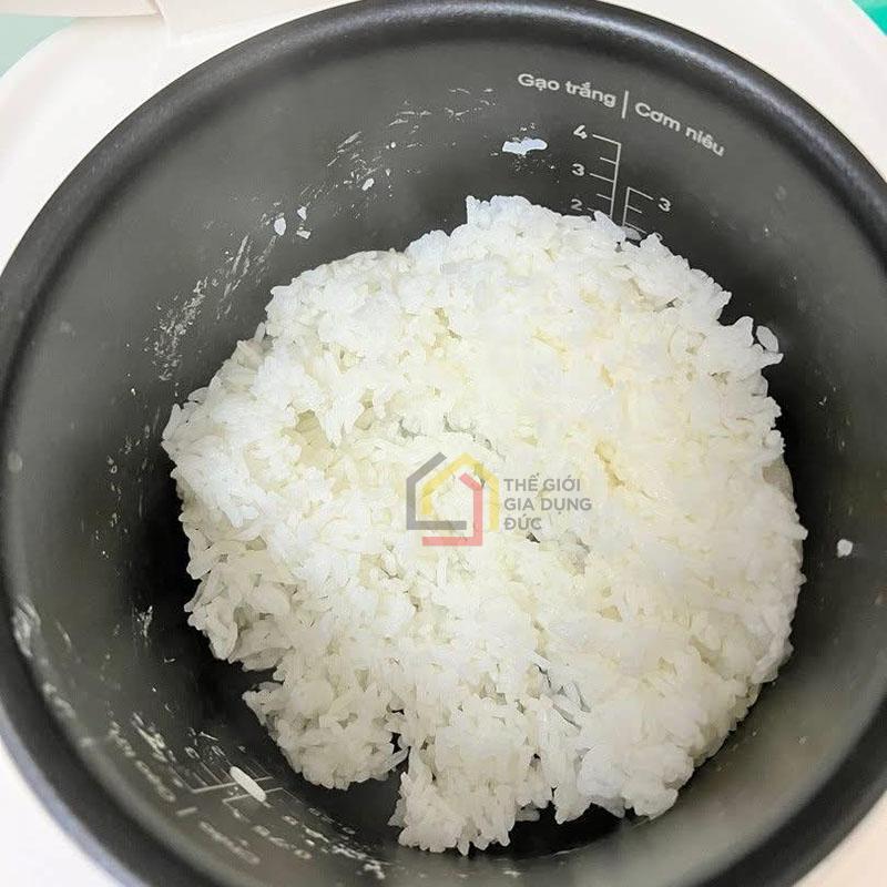 noi-com-dien-tu-tefal-rice-mate-mini-rk515168 (5) Nồi cơm điện tử Tefal Rice Mate Mini RK515168 0,7L