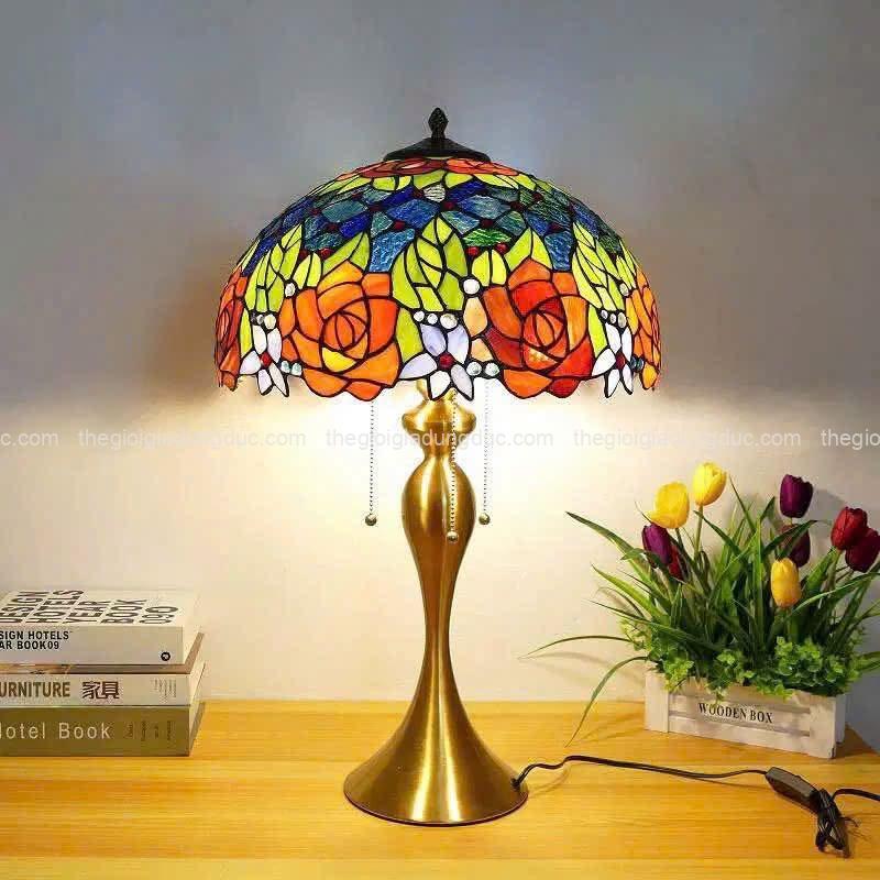 den-quy-toc-tiffany-cao-60cm-chao-rong-40cm (1) Đèn quý tộc Tiffany (cao 60cm, chao rộng 40cm)