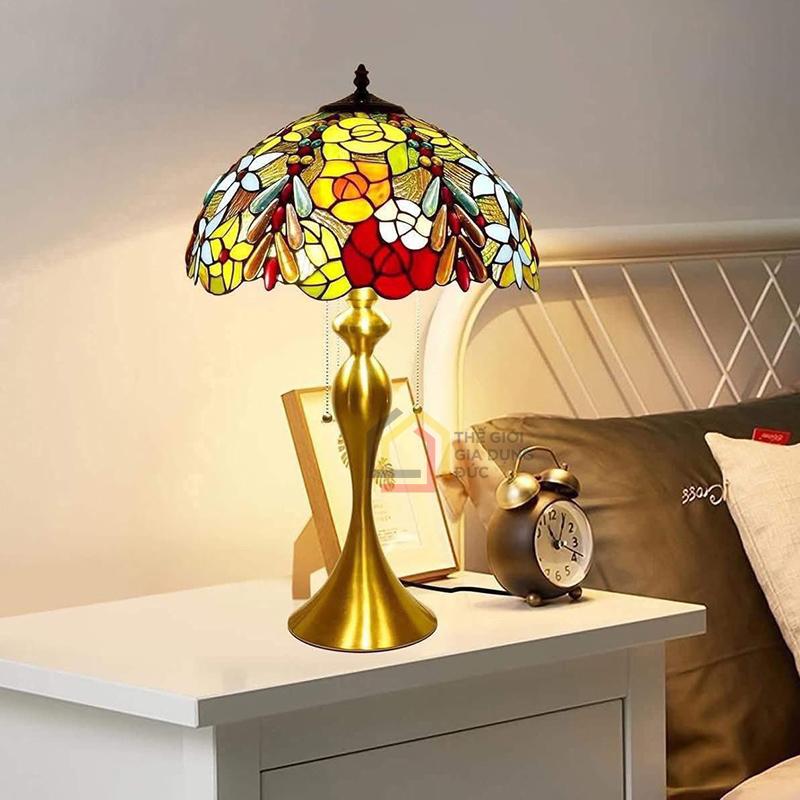 den-quy-toc-tiffany-cao-60cm-chao-rong-40cm (1) Đèn quý tộc Tiffany (cao 60cm, chao rộng 40cm)
