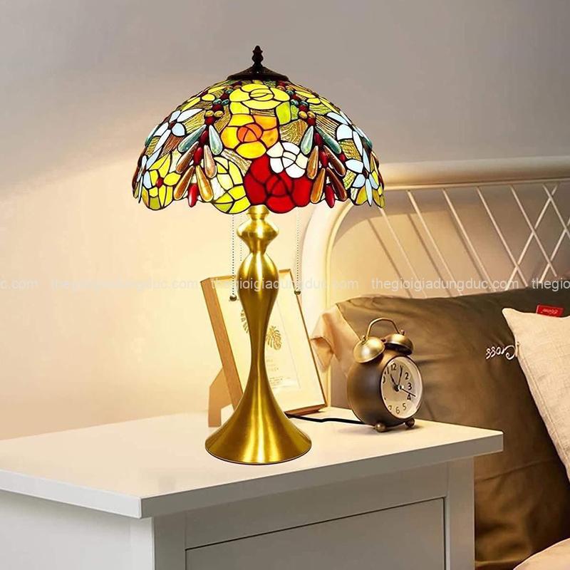 den-quy-toc-tiffany-cao-60cm-chao-rong-40cm (1) Đèn quý tộc Tiffany (cao 60cm, chao rộng 40cm)