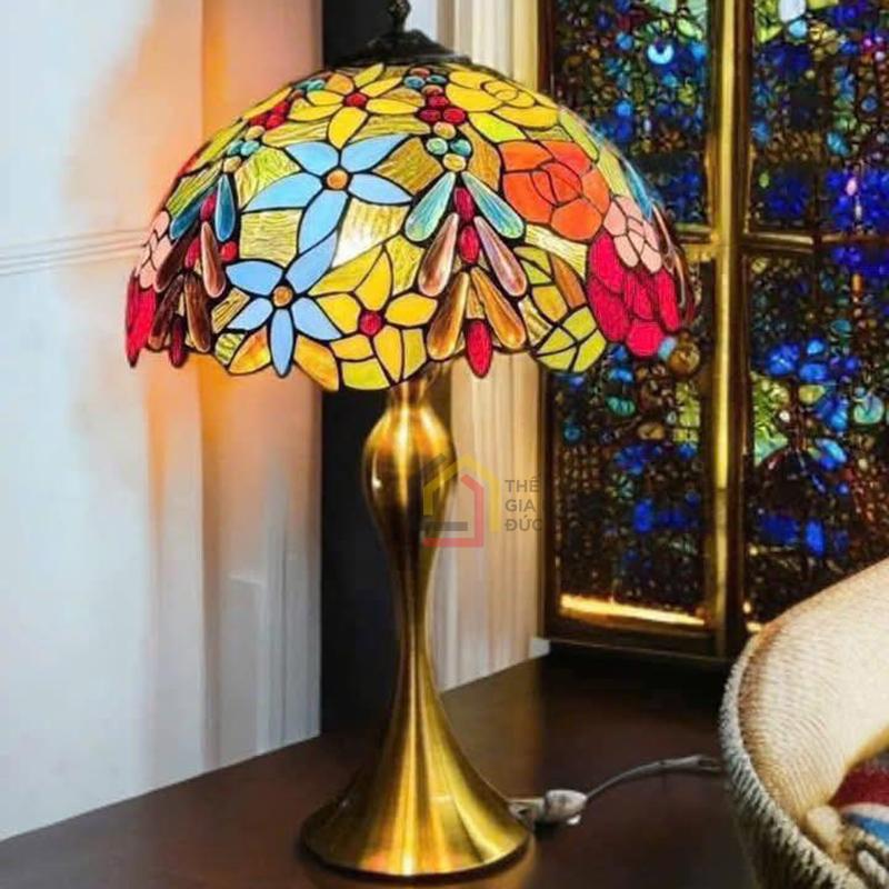 den-quy-toc-tiffany-cao-60cm-chao-rong-40cm (2) Đèn quý tộc Tiffany (cao 60cm, chao rộng 40cm)