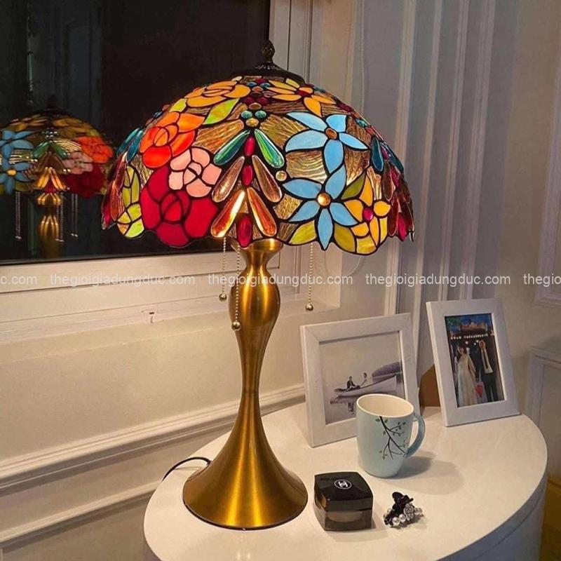 den-quy-toc-tiffany-cao-60cm-chao-rong-40cm (3) Đèn quý tộc Tiffany (cao 60cm, chao rộng 40cm)