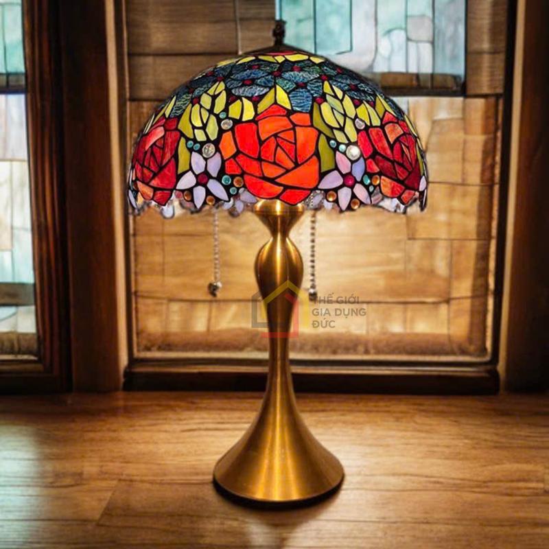 den-quy-toc-tiffany-cao-60cm-chao-rong-40cm Đèn quý tộc Tiffany (cao 60cm, chao rộng 40cm)