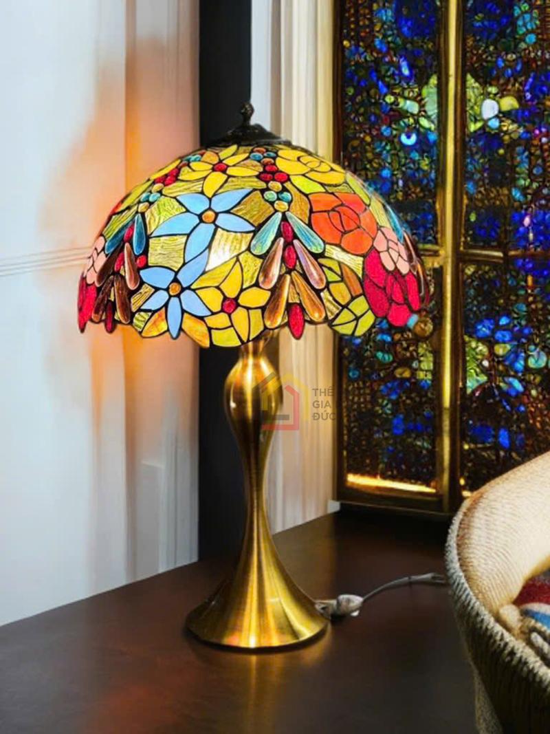 den-quy-toc-tiffany-cao-60cm-chao-rong-40cm2 Đèn quý tộc Tiffany (cao 60cm, chao rộng 40cm)