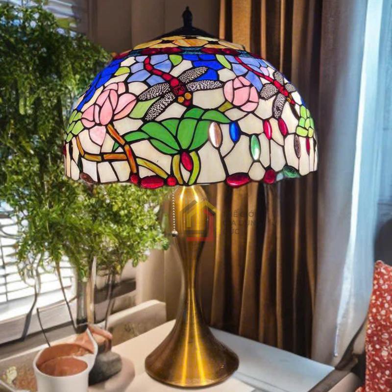 den-quy-toc-tiffany-cao-60cm-chao-rong-40cm8 Đèn quý tộc Tiffany (cao 60cm, chao rộng 40cm)