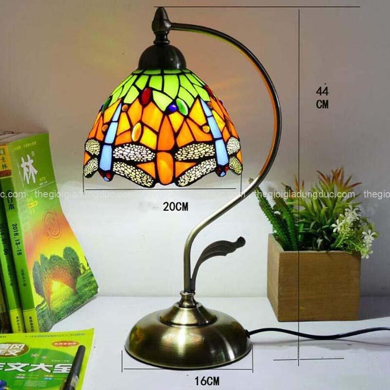 den-tiffany-kinh-mau-xinh-xan-cao-44cm-chao-rong-30cm (4) Đèn Tiffany kính màu xinh xắn (cao 44cm, chao rộng 30cm)