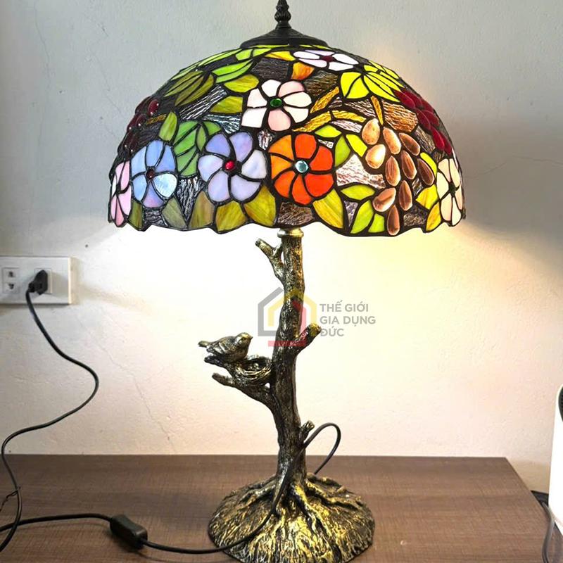 den-tiffany-than-cay-cao-60cm-chao-rong-40cm1 Đèn Tiffany thân cây (cao 60cm, chao rộng 40cm)