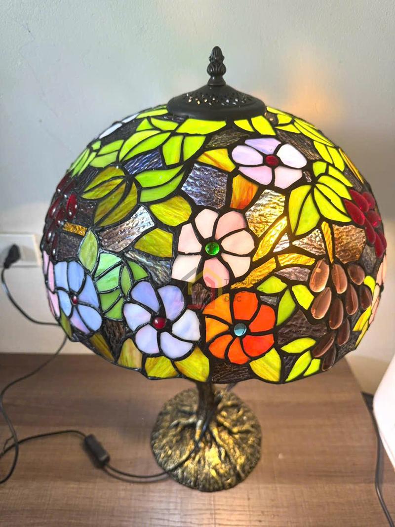 den-tiffany-than-cay-cao-60cm-chao-rong-40cm2 Đèn Tiffany thân cây (cao 60cm, chao rộng 40cm)