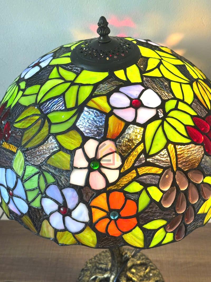 den-tiffany-than-cay-cao-60cm-chao-rong-40cm4 Đèn Tiffany thân cây (cao 60cm, chao rộng 40cm)