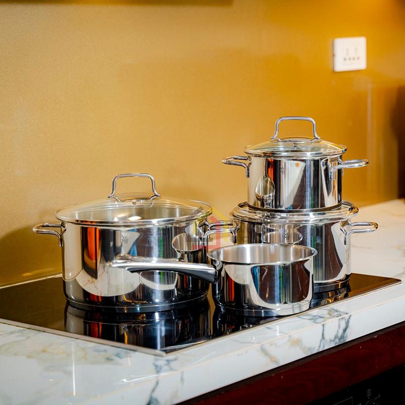 bo-noi-wmf-astoria-4-mon (2) Bộ nồi Wmf Astoria 4 món (3 nồi, 1 quánh)