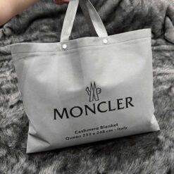 Chăn Moncler Crytal Plush size Queen 248×233