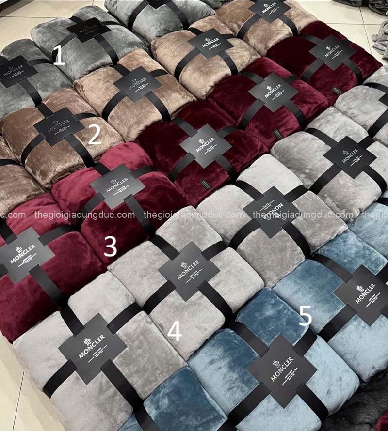 chan-moncler-crytal-plush-size-queen-248x233 (4) Chăn Moncler Crytal Plush size Queen 248×233