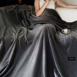 Chăn Moncler Crytal Plush size Queen 248x233