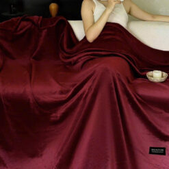 Chăn Moncler Crytal Plush size Queen 248x233