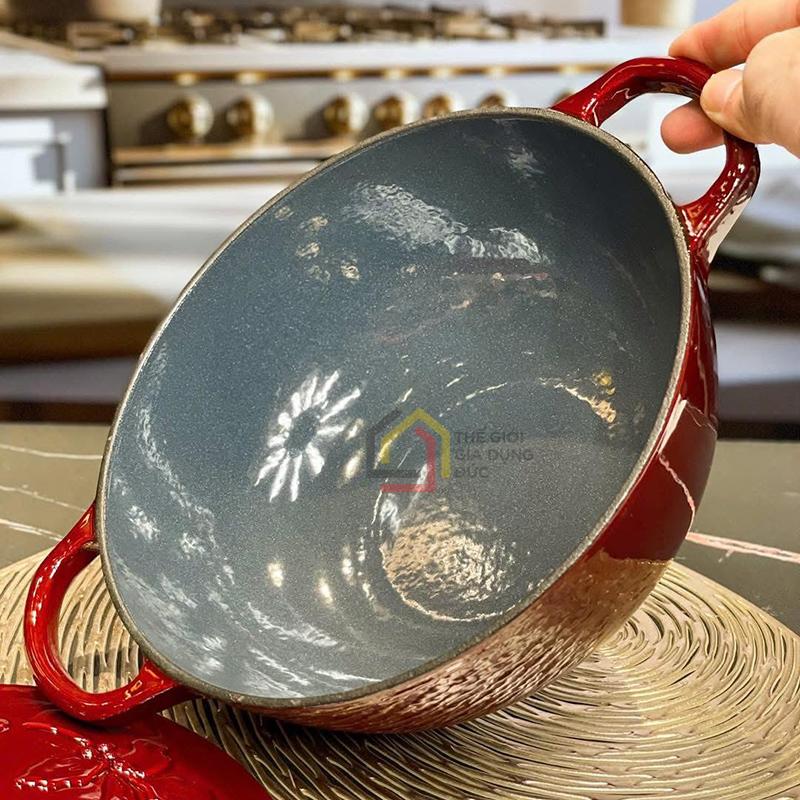 noi-chao-gang-happiness-23cm-day-hoa-phien-ban-limited (2) Nồi chảo gang Happiness 23cm dây hoa - phiên bản Limited