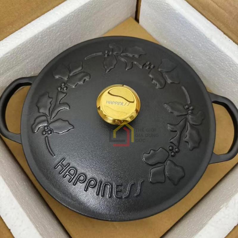 noi-chao-gang-happiness-23cm-day-hoa-phien-ban-limited (5) Nồi chảo gang Happiness 23cm dây hoa - phiên bản Limited