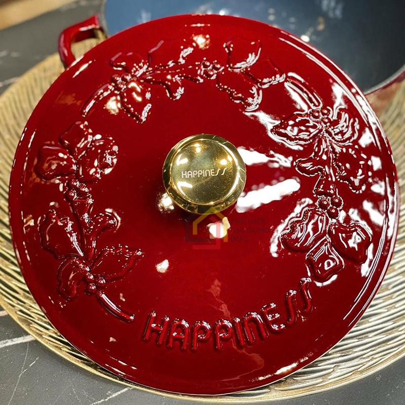 noi-chao-gang-happiness-23cm-day-hoa-phien-ban-limited (8) Nồi chảo gang Happiness 23cm dây hoa - phiên bản Limited