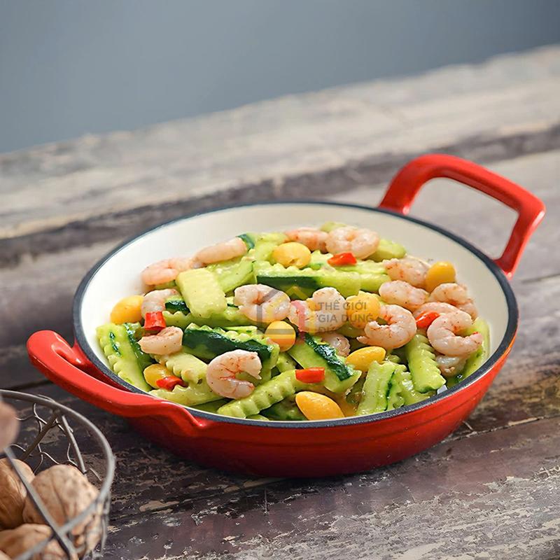 chao-gang-2-quai-kem-nap-kinh-happiness-20cm (8) Chảo gang 2 quai kèm nắp kính Happiness 20cm