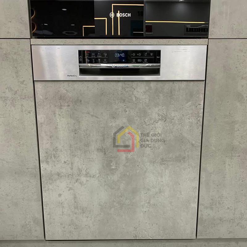 may-rua-bat-ban-am-bosch-smi6zcs16e (11) Bảng điều khiển cảm ứng và màn hình LED hiện đại, dễ sử dụng.