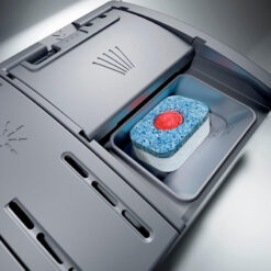 Bảng điều khiển cảm ứng và màn hình LED hiện đại, dễ sử dụng.