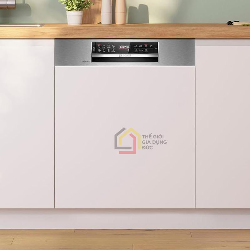 may-rua-bat-ban-am-bosch-smi6zcs16e (9) Bảng điều khiển cảm ứng và màn hình LED hiện đại, dễ sử dụng.