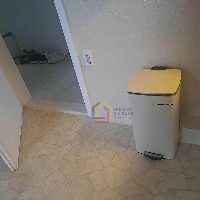 thung-rac-dap-chan-songmics-30l (9) Thùng rác đạp chân Songmics 30L