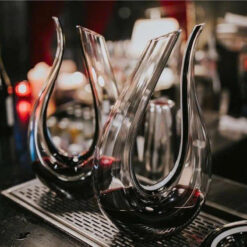 Bình thở rượu vang thiên nga 1500ml Adela Pháp