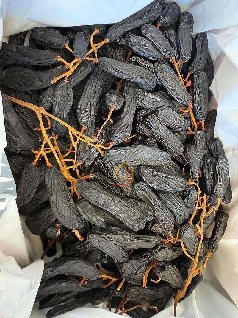 nho-kho-ngon-tay-nguyen-canh-uc-hop-1kg (2) Nho khô ngón tay nguyên cành Úc hộp 1Kg