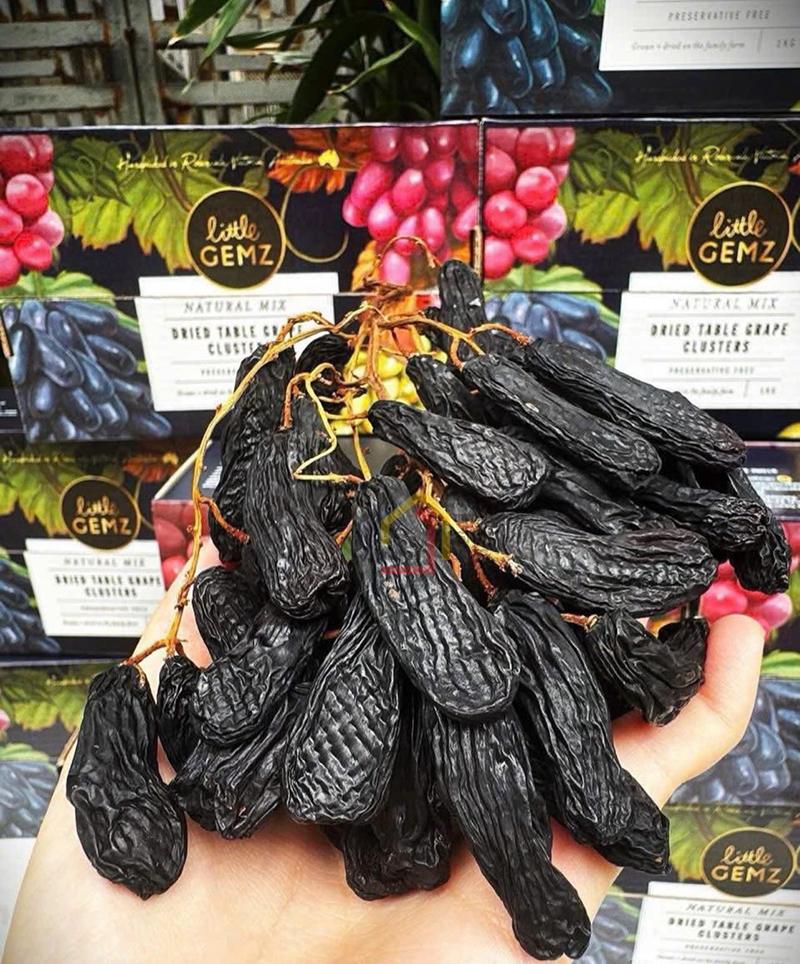 nho-kho-ngon-tay-nguyen-canh-uc-hop-1kg (5) Nho khô ngón tay nguyên cành Úc hộp 1Kg
