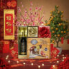 Hộp quà tết gồm rượu vang, socola, đùi heo muối