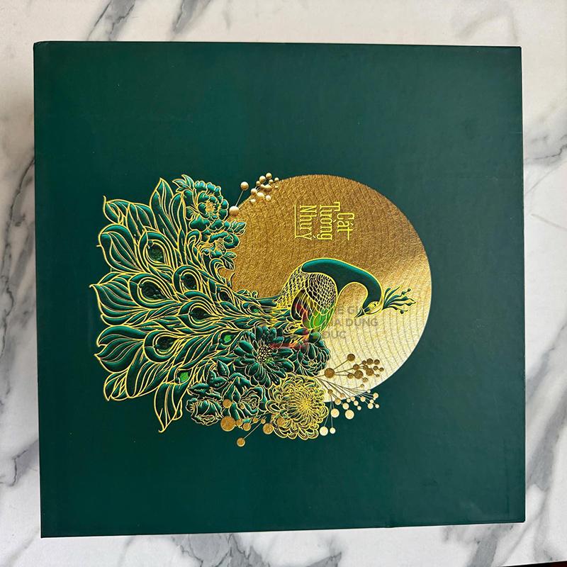 hop-qua-tet-gom-ruou-vang-socola-dui-heo-muoi Hộp quà tết gồm rượu vang, socola, đùi heo muối