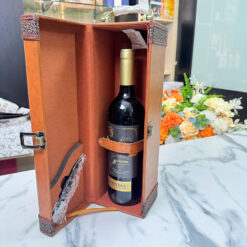 Rượu vang đỏ chát Jose de Zarzas 750ml (Hộp da 1 chai)