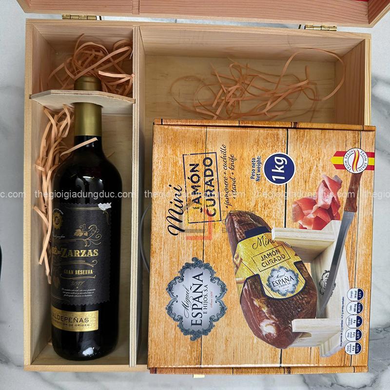 set-qua-tet-gom-ruou-vang-va-dui-heo-muoi (2) Set quà Tết gồm rượu vang và đùi heo muối