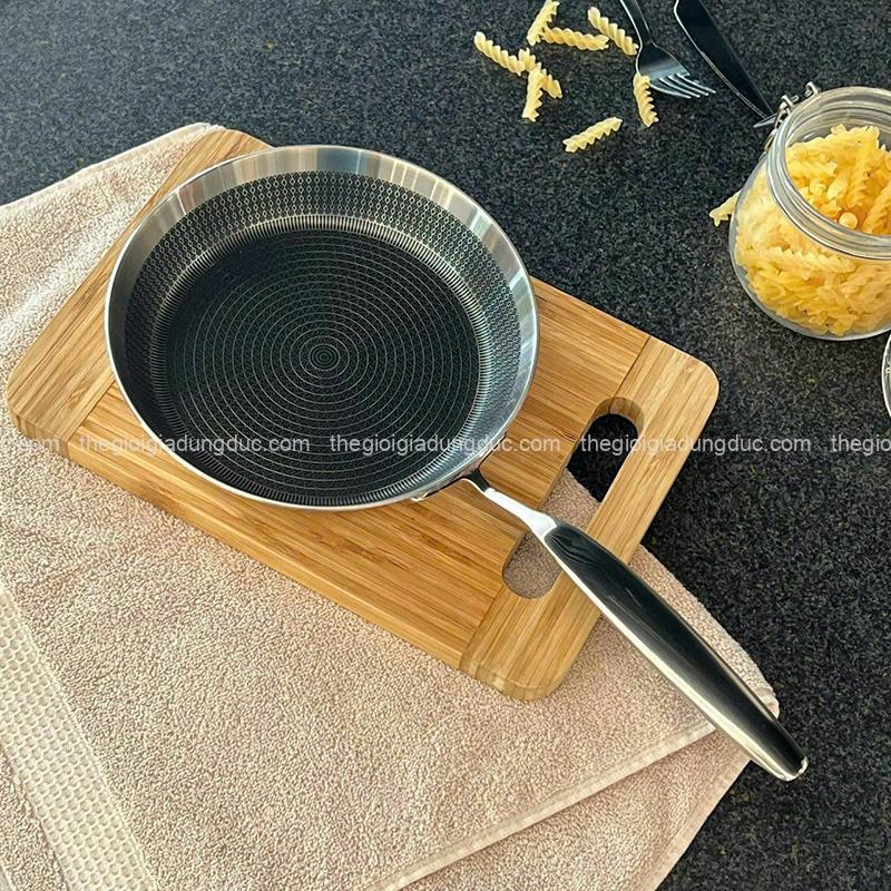 chao-chong-dinh-duc-inox-van-noi-kaiyo (4) Chảo chống dính đúc inox vân nổi Kaiyo