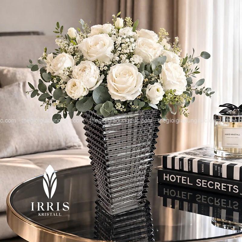 lo-hoa-thuy-tinh-thap-kim-cuong-irris-28cm (5) Lọ hoa thủy tinh tháp kim cương Irris 28cm