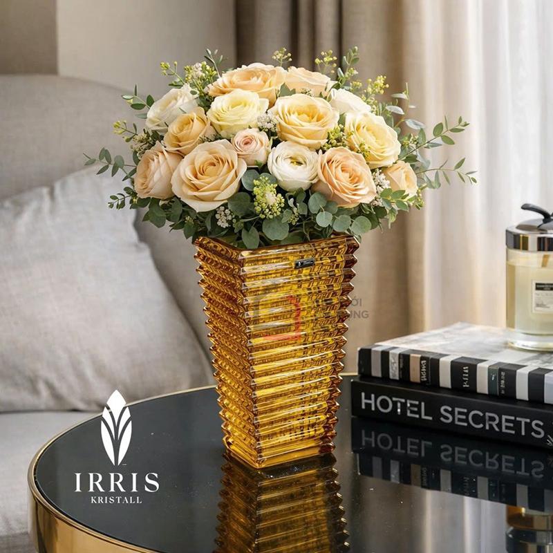 lo-hoa-thuy-tinh-thap-kim-cuong-irris-28cm (8) Lọ hoa thủy tinh tháp kim cương Irris 28cm