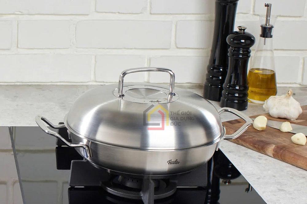 Chảo Fissler Profi 2 quai kèm vung inox 24cm