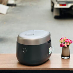 Nồi cơm điện cao tần Cuckoo CRP-NHTR1010FB 1,8L màu đen