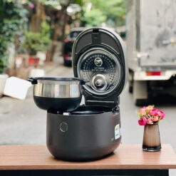 Nồi cơm điện cao tần Cuckoo CRP-NHTR1010FB 1,8L màu đen