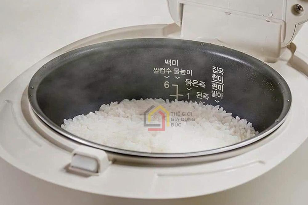 Nồi cơm điện Cuckoo CR-0685GW 1,08L