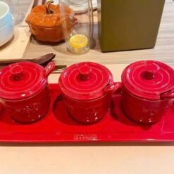 Set hũ đựng gia vị Staub kèm khay