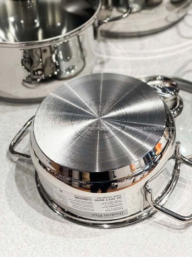 bo-noi-wmf-diadem-plus-6-mon-4-noi-1-quanh-1-chao (11) Bộ nồi WMF Diadem Plus 6 món (4 nồi, 1 quánh, 1 chảo 24/28cm)