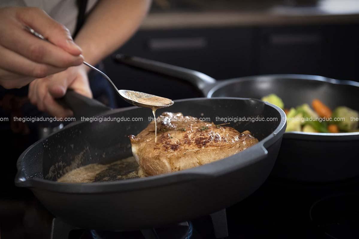 Chảo đúc nguyên khối Tefal Robusto 24cm