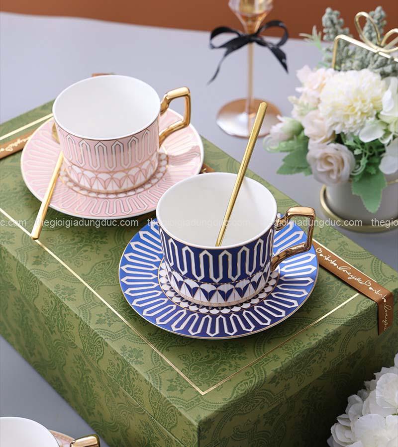 set-2-coc-tra-chieu-kem-thia-va-dia-lot (2) Set 2 cốc trà chiều kèm thìa và đĩa lót